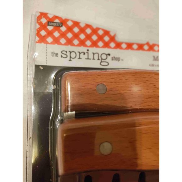 The Spring Shop Barbeque Stainless Steel Wooden Handles Meat Claws Hl9161811 - Picture 3 of 8